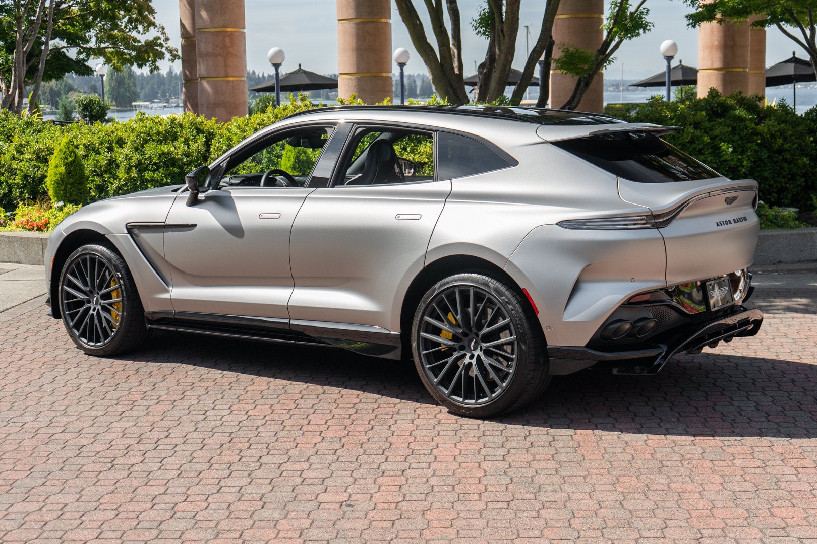 aston martin dbx 2023 SD7VUJBW9PTV08784 image aston martin dbx 2023 SD7VUJBW9PTV08784 image